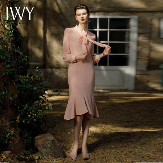 IWY/气质优雅粉西装连衣裙女夏季宴会礼服纱裙收腰显瘦包臀鱼尾裙Q1055-P 商品图3