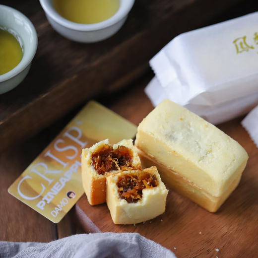 大末家上新啦【纤维感十足的凤梨酥】 “着一事，习一艺，显一技” 一场糕点师的别致用心 用手作的温度 做成真材实料的凤梨酥，惊艳了味蕾 一口下去 是吃的到的酥松香浓与酸甜可口 商品图3