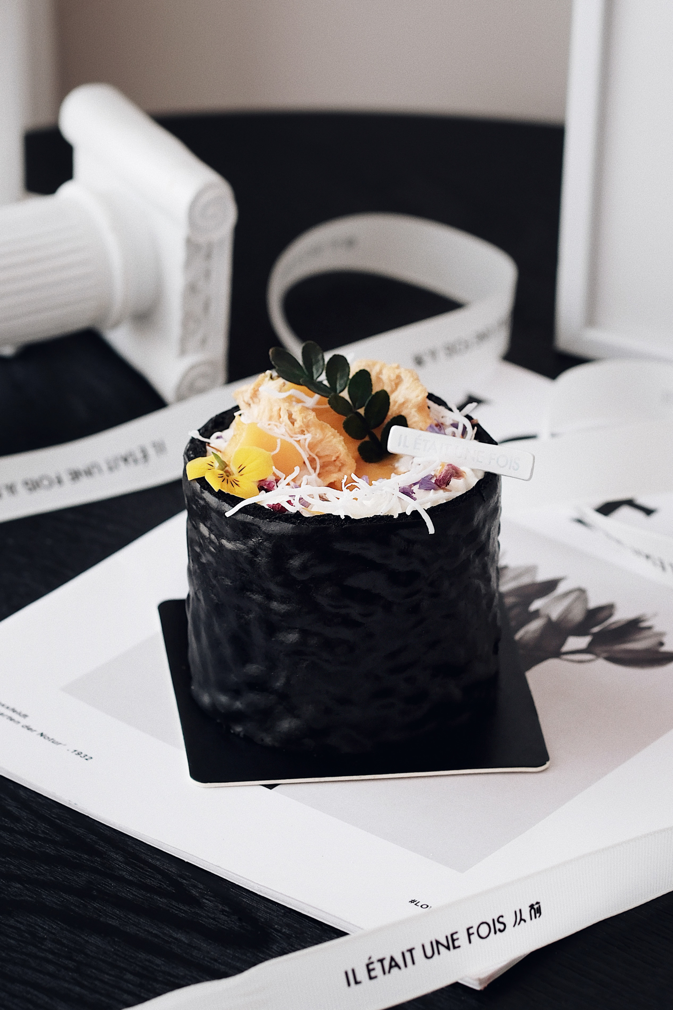 Mini酷黑椰香凤梨