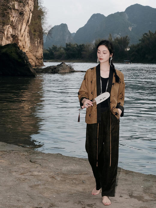 盛唐婧 |真丝香云纱双燕齐飞外套 商品图3