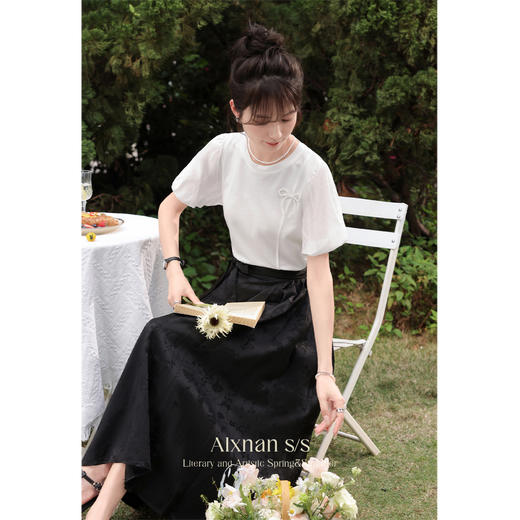 鹿向南「恋诗日志」白色圆领T恤女2024夏季新款显瘦基础体恤上衣L35915 商品图2