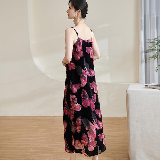 剩S/M/L 米思阳2025夏季新款国风优雅高级感连衣裙蝴蝶丝绒设计吊带裙1712 商品图2