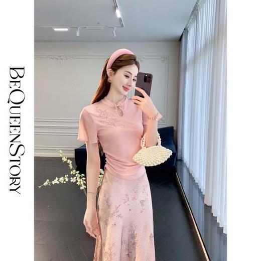 【大货孤品，不退不换】【花月兰舟 】新中式腰部抽褶设计显瘦国风水滴镂空领上衣 商品图2