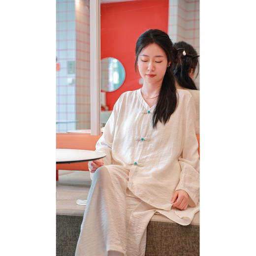 【线上专属】中式V领衫（24710280-凝脂） 商品图2