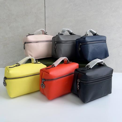 法珑骧᷂包原单进口小山羊皮手提化妆包单肩斜挎小方包盒子包饭盒包枕头包女 商品图2