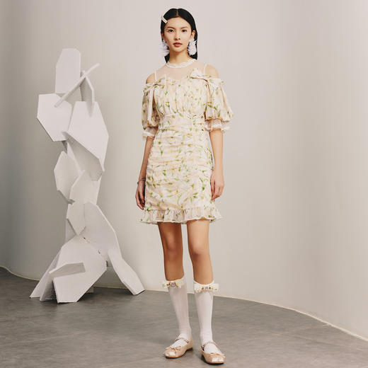 浅黄蕾丝泡泡袖收褶连衣裙茶歇裙春MC88DR031F30 商品图0