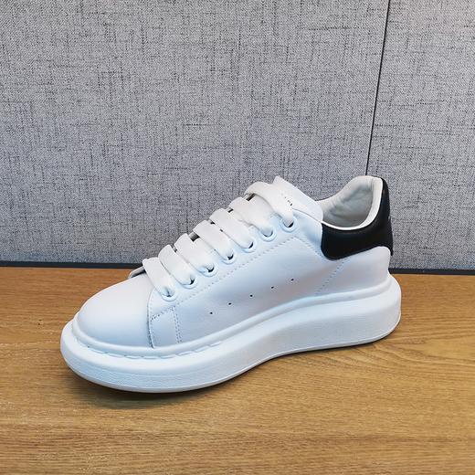 豪行真皮舒适休闲圆头女鞋21119051时尚平底板鞋麦昆鞋 商品图1