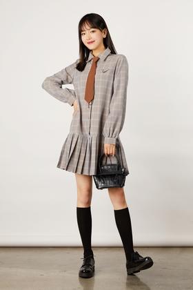 Stay2Weeks 领带装饰格纹压褶连衣裙 11134