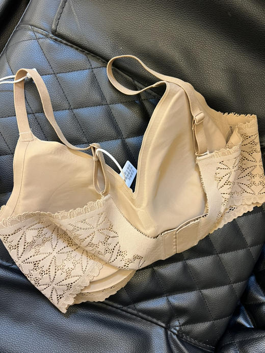 410-3 LP蕾丝无痕聚拢文胸 黑色 珍珠白 裸肤色 奶咖色 商品图6