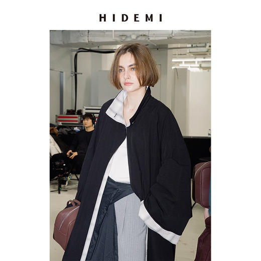 HIDEMI 黑色简约格纹拼接翻领长风衣 商品图13