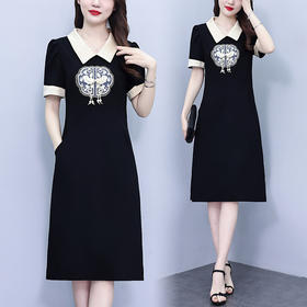 HT-1028实拍新中式大码连衣裙女夏季新款流行复古刺绣娃娃领显瘦裙子