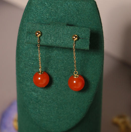 精品南红耳坠，7-8mm珠子，18k金，长度刚刚好，灵动小摇曳感。 商品图1