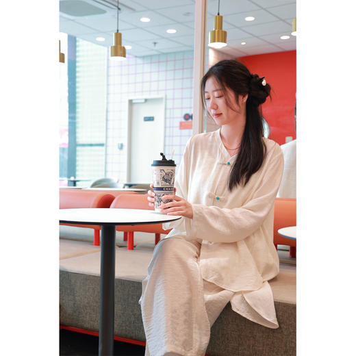 【线上专属】中式V领衫（24710280-凝脂） 商品图4