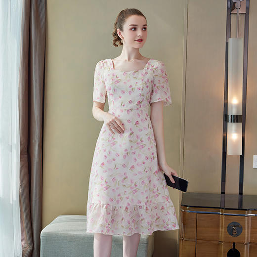 【清仓超15天不保价】奢姿2024夏季新款大码女装气质方领裙子胖妹妹荷叶印花雪纺连衣裙9942853415 商品图1
