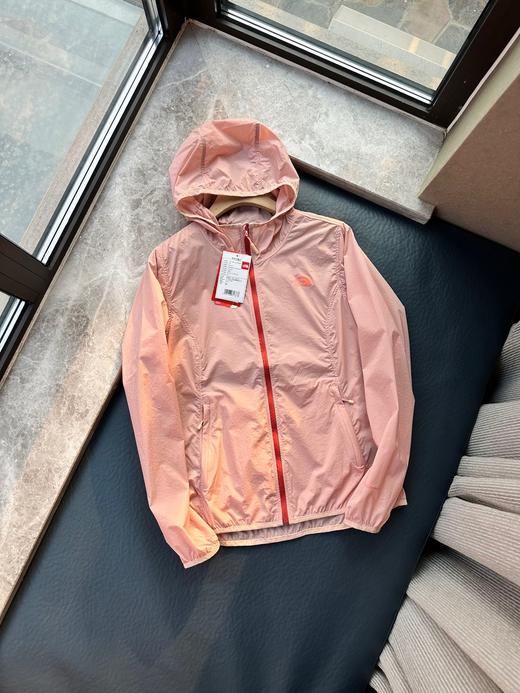 点此购买 北面春夏季女款糖果色防晒风衣 xj 284980 商品图3