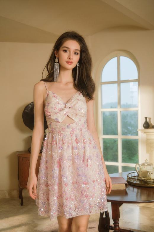 粉色梦幻花田露背吊带连衣裙 商品图0