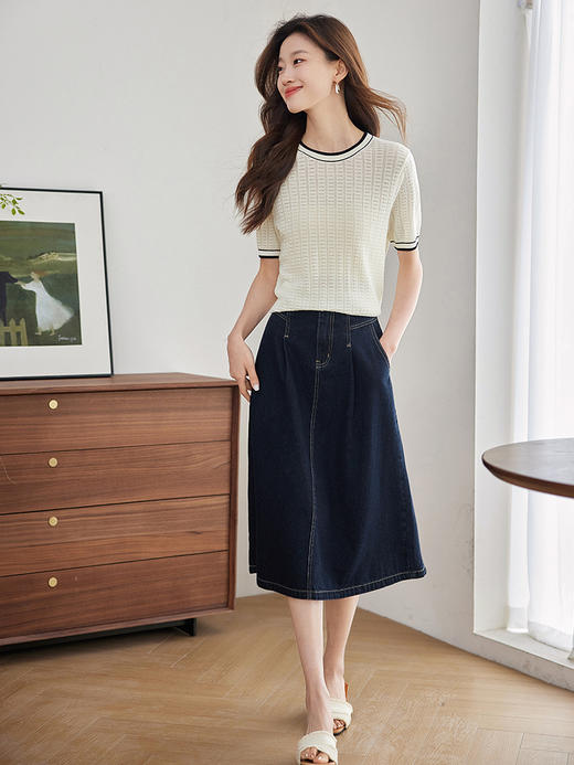 【专属特价】熙世界镂空花纹针织上衣女夏新款撞色圆领双曲纱线舒适透气小衫 商品图2