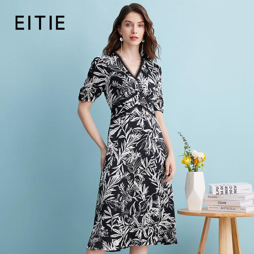 EITIE爱特爱夏款新品V领显瘦高腰舒适印花复古连衣裙7407118 商品图0
