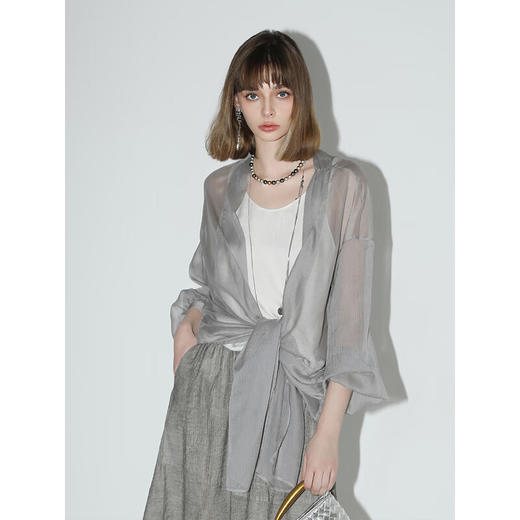 COCOBELLA设计感抽褶不规则雪纺衫微透视褶皱精致开衫LC0001D 商品图2