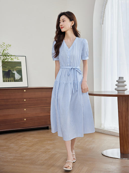 【专属特价】熙世界新疆棉条纹衬衫裙通勤收腰短袖V领连衣裙子2025夏日新款 商品图3