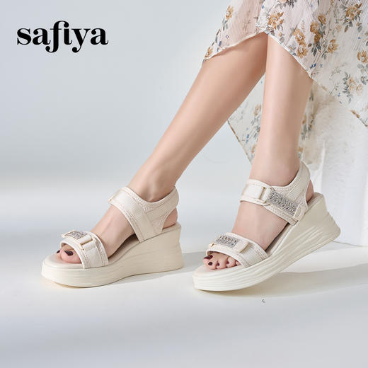Safiya/索菲娅2024夏新款烫钻魔术贴坡跟休闲厚底运动凉鞋 SF42115177 商品图0