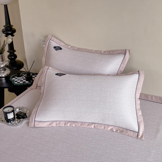 【轻奢质感冰丝席三件套】夏日冰爽凉感软凉席三件套 无痕无印三明治床笠式凉席 商品图2