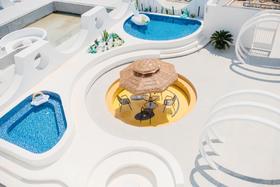 地中海风格泳池洋房民宿