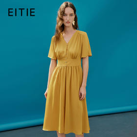 EITIE爱特爱夏季新款V领显瘦纯色百搭洋气收腰连衣裙7407146