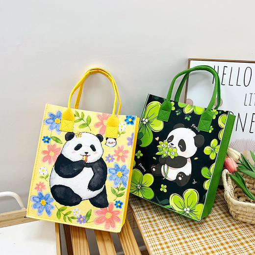夏季爆款【卡通国宝熊猫毛毡包】上班通勤手提包 便携可爱百搭手拎包 国庆出游户外 商品图3