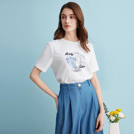 EITIE爱特爱夏季新款简约百搭显瘦柔软印花T恤上衣B2402306 商品图2