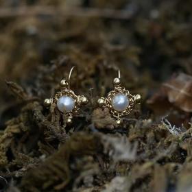 SpoiledBrat Jewelry珍珠十字架耳环