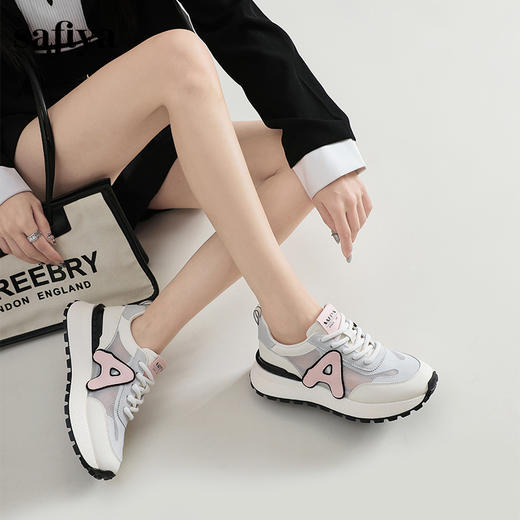 Safiya/索菲娅2024春潮流拼接轻便网面透气厚底阿甘运动鞋 SF41112432 商品图5