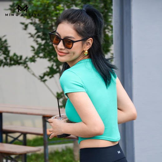 【清仓不退换】迷悟MW12T027简约时尚U领T恤 商品图0