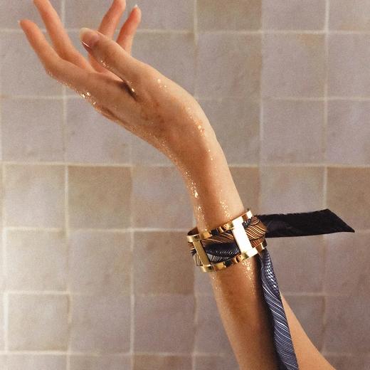 订购8周到｜AN-NEE-JMA-蓝色 2cm丝巾 手镯（金色）［法国设计师］ 商品图0
