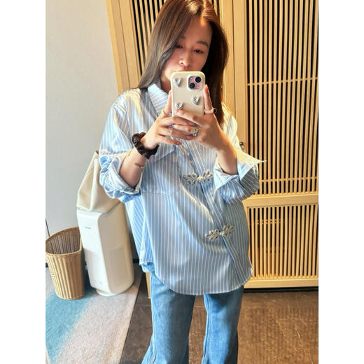 25特价 2404213    麻花盘扣条纹衬衫 商品图7