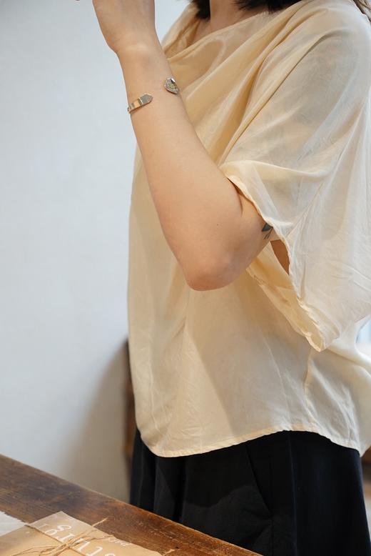 elsa esturgie 法式慵懒真丝垂领上衣 商品图4