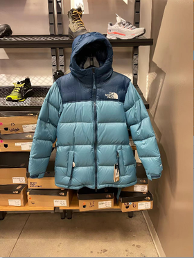 瑕疵THE NORTH FACE/北面 女士刺绣标中长款带腰带700蓬连帽羽绒服