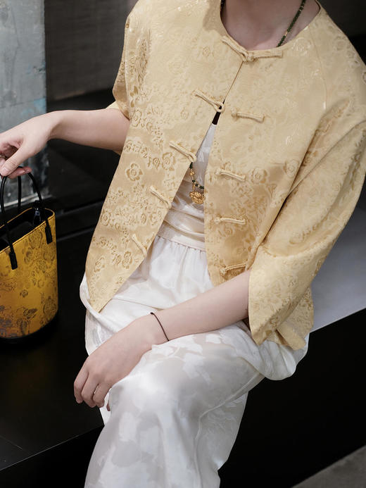 盛唐婧 |丝麻提花圆领小外套-鹅黄 商品图1