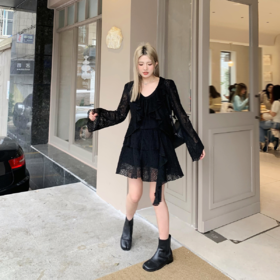 月夜下舞动的芭蕾舞者 出尘的气质