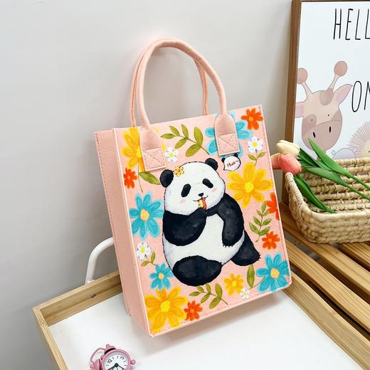 夏季爆款【卡通国宝熊猫毛毡包】上班通勤手提包 便携可爱百搭手拎包 国庆出游户外 商品图5