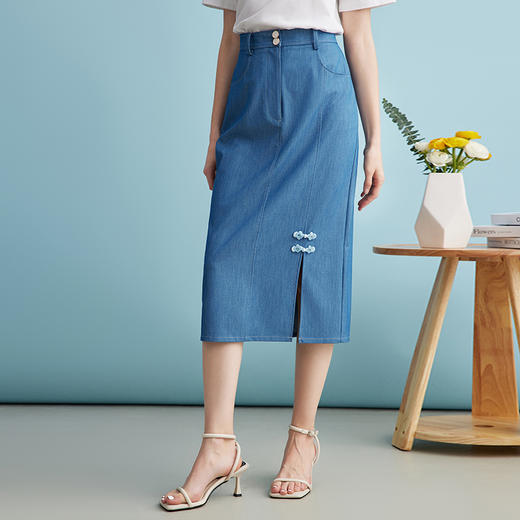 EITIE爱特爱夏季新款时尚复古高腰包臀中式盘扣牛仔蓝半身裙B2406314 商品图1
