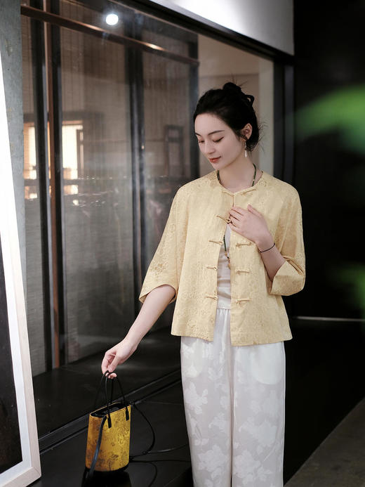 盛唐婧 |丝麻提花圆领小外套-鹅黄 商品图3