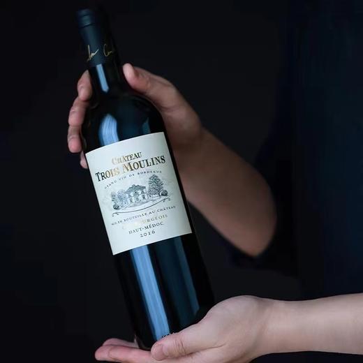 法国波尔多上梅多克中级庄三磨城堡梅洛赤霞珠干红葡萄酒；这款美酒，奔富母公司收购的法国卓越中级庄同门，金钟庄主亲自担当酿酒顾问，手工采摘，橡木桶熟化12个月，JS92分，WE90分的高分精品美酒~ 商品图4