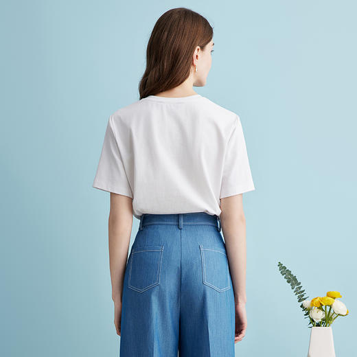 EITIE爱特爱夏季新款简约百搭显瘦柔软印花T恤上衣B2402306 商品图4