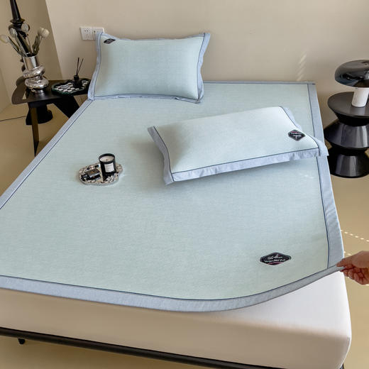 【轻奢质感冰丝席三件套】夏日冰爽凉感软凉席三件套 无痕无印三明治床笠式凉席 商品图11