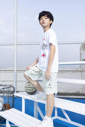 #阳光下的篮球少年