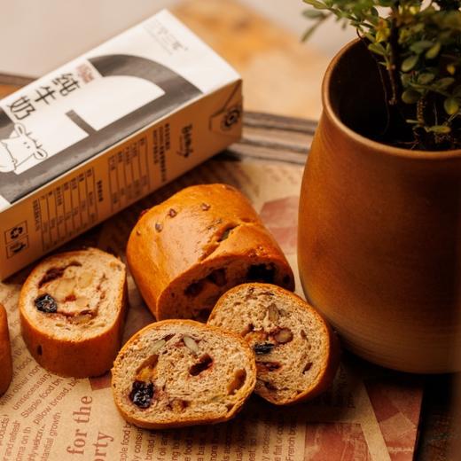 石家庄优选仓库速达 ，三个三年定制奶源新疆纯牛奶，新鲜定制奶源，入口醇厚， 奶香浓郁，200ml×12瓶/箱 商品图4