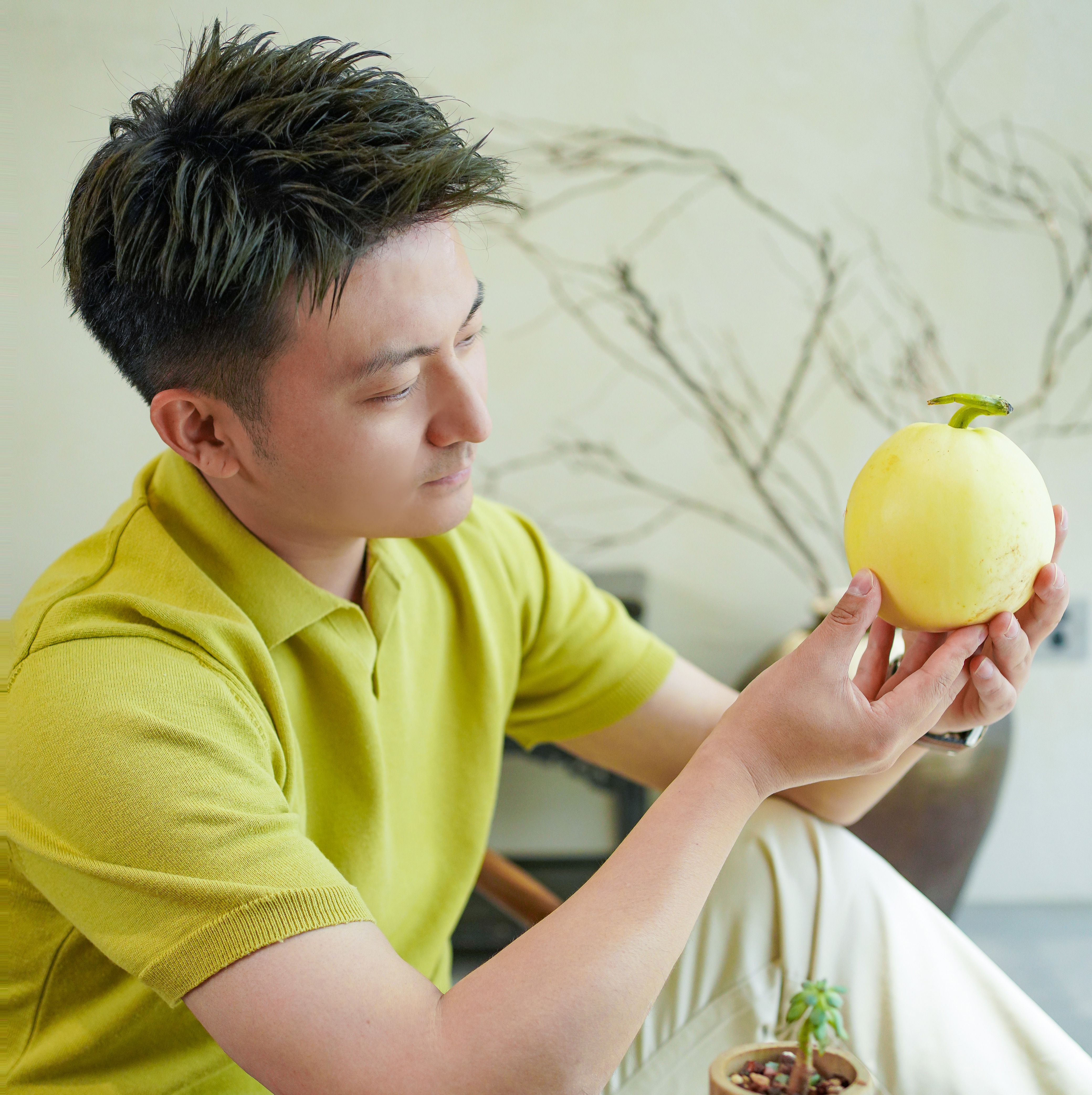 【斌哥优选】小蜜蜂甜瓜，甜！脆！香！瓜中小蜜罐。皮薄酥脆，靠近瓜瓤沙沙。可连皮带瓤一起吃。2件-5元，备注可发不同地址。