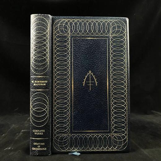 毛姆短篇小说集《环境产物》 保利娜·埃里森趣味插图 复古仿皮精装32开 商品图0