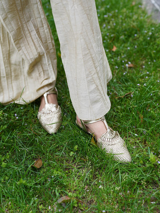 新中式国风非遗手编工艺手工鞋！双色可选，篙端真皮头层牛皮手工编织单鞋，经典耐看，复古时髦，脚感柔软细腻，上脚轻巧，时尚与舒适的结合 商品图14